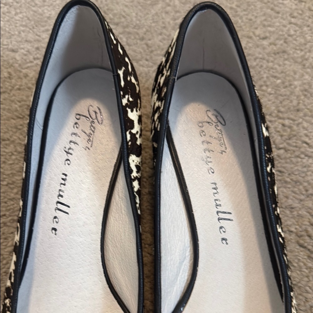 Bettye Muller Black and White Calve Hair Heels with Striking Pattern - Picture 5 of 10